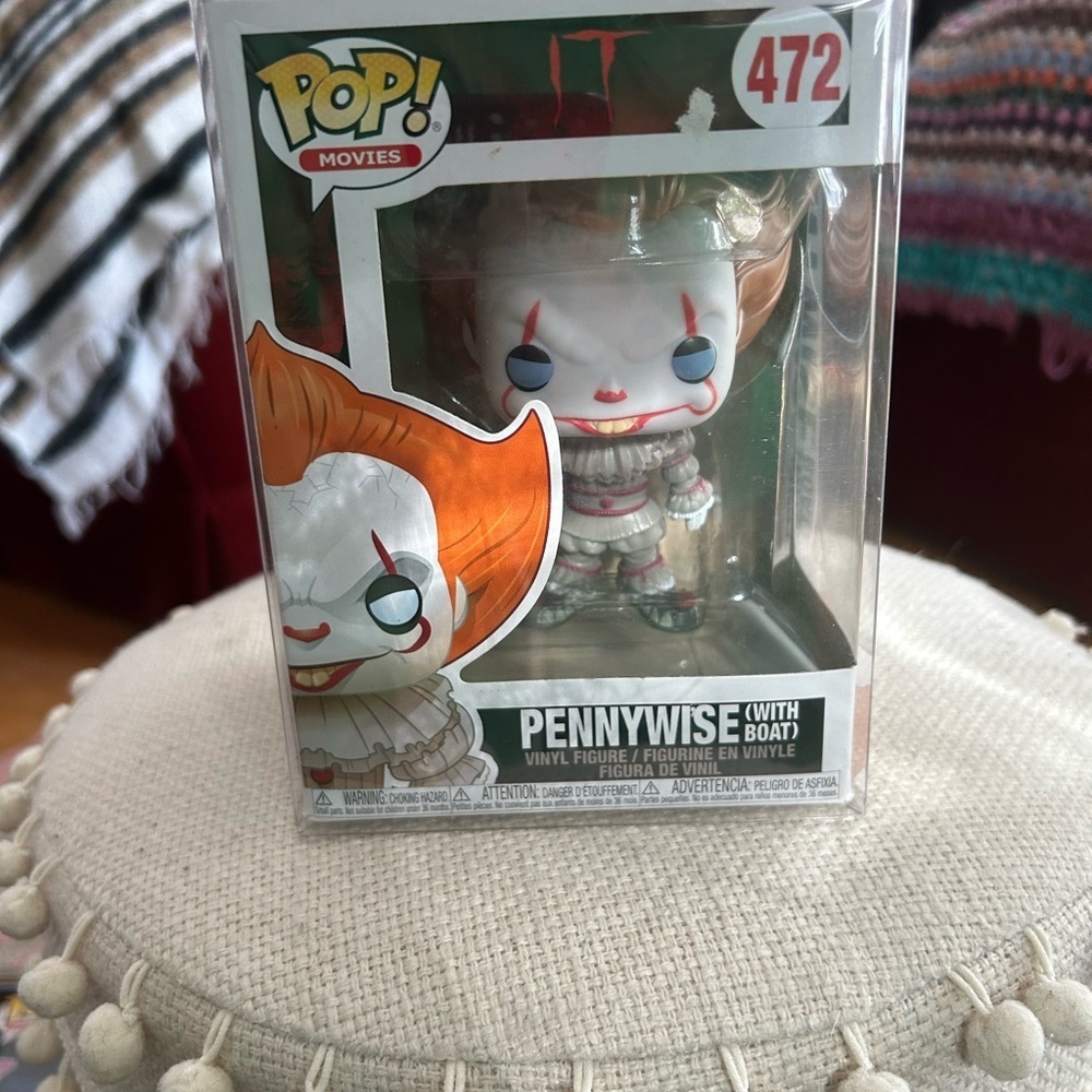 Funko Pop! Movies 472 IT Pennywise with Boat Pop Blue Eyes Vinyl Figure FU20176